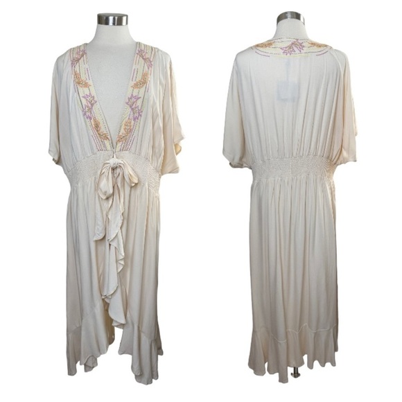 AMERICA & BEYOND NWT Embroidered Tie Waist Caftan size 1XL - Picture 2 of 13